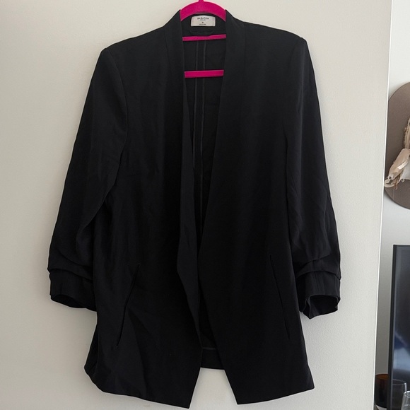 Aritzia Babaton Power Blazer - Mirror Crepe Black - Picture 5 of 6